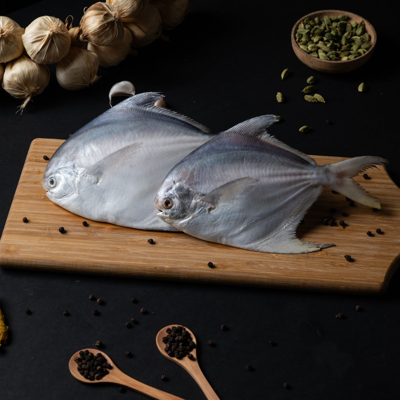 White Pomfret Whole Cleaned Nt. Wt. 400-470g (2-3 pcs)